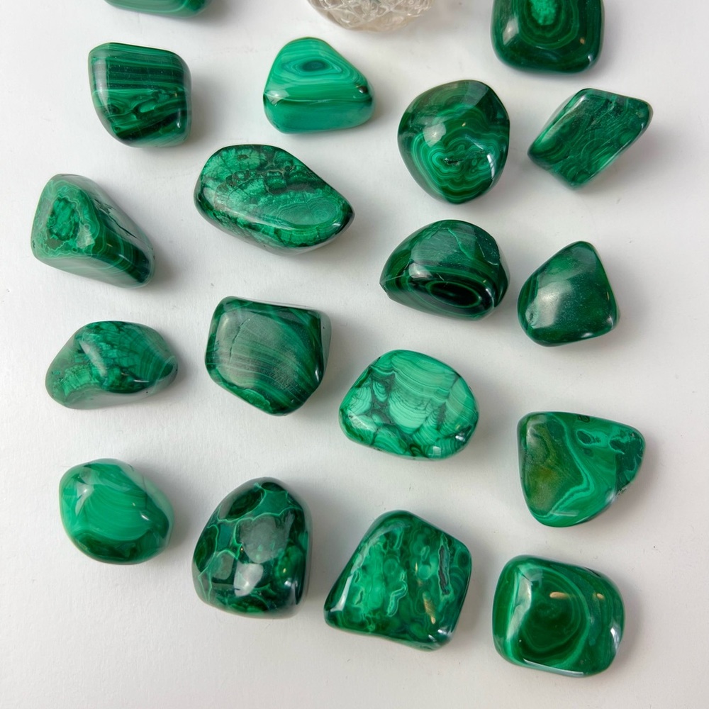 One Malachite Tumble, Natural Malachite Crystal, Tumbled Stones, Pocket Stones - Picture 4 of 10